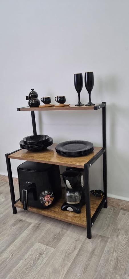 رف خشبي متعدد الاستعمالات