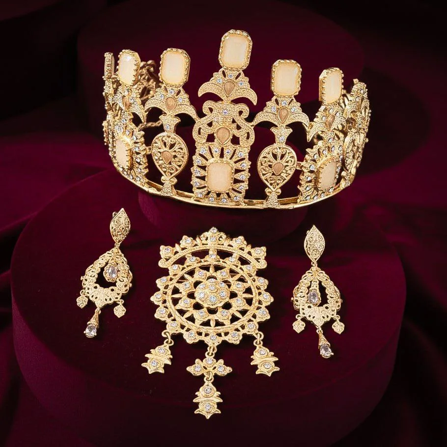 Parure Royale de Mariage Dorée aux Pierres