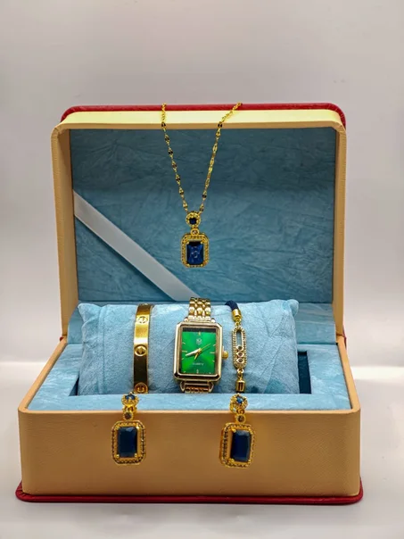 ✨ طقم نسائي فاخر – ساعة + عقد + سوار + أقراط (توصيل مجاني)