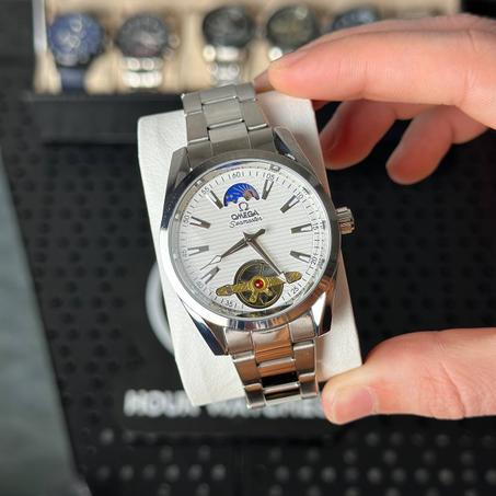 Omega semi mécanique