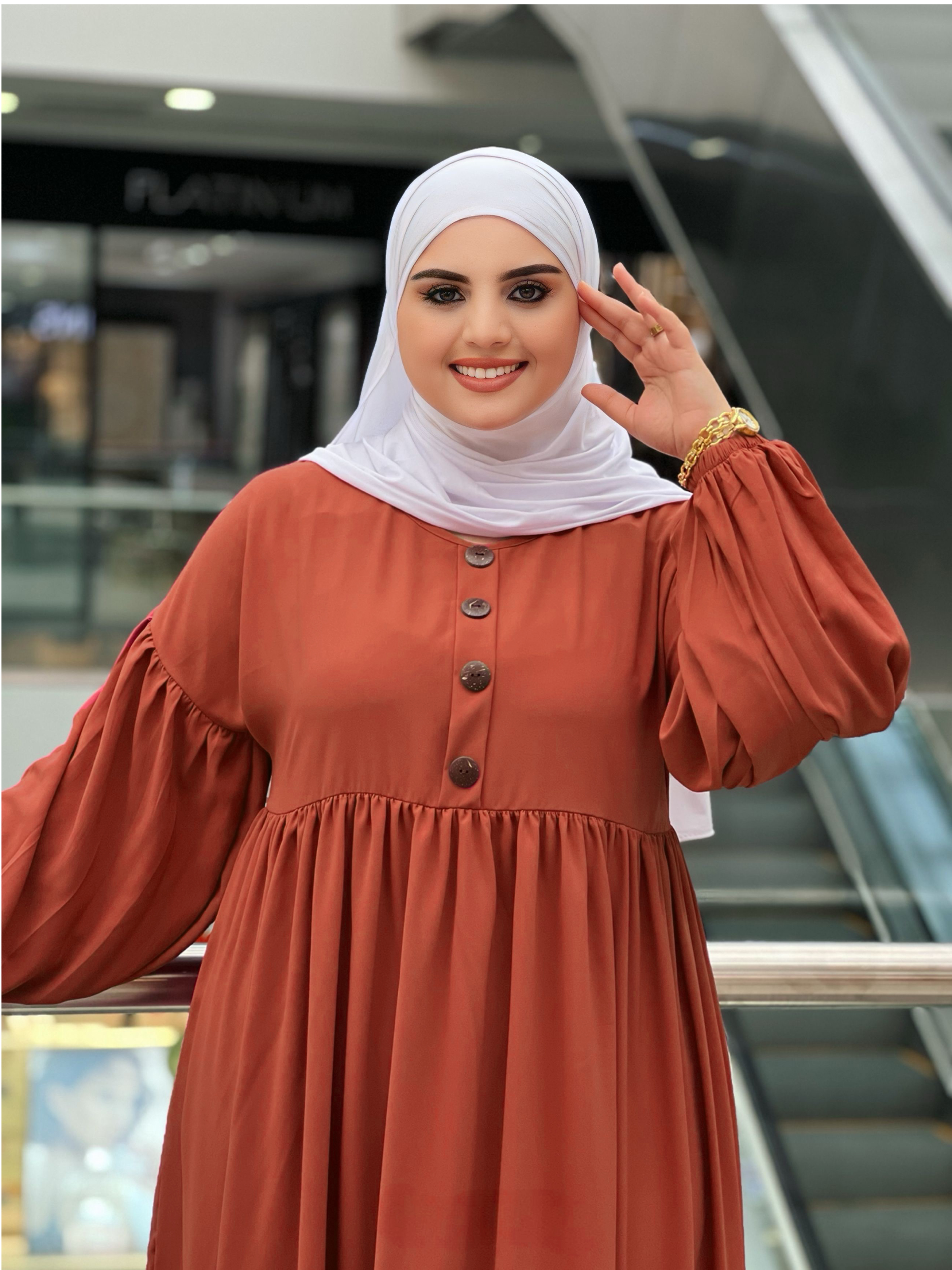عباية صدفة تجمع بين الأناقة والراحة