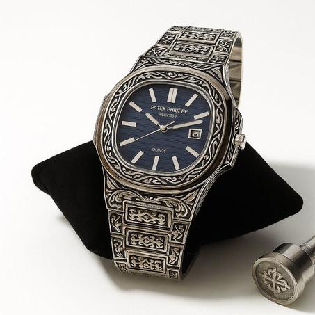 Montre pour hommes gravée - Patek Philippe