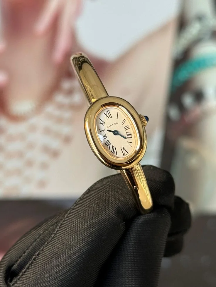 Montre Femme Ovale Dorée – Style Luxe Intemporel