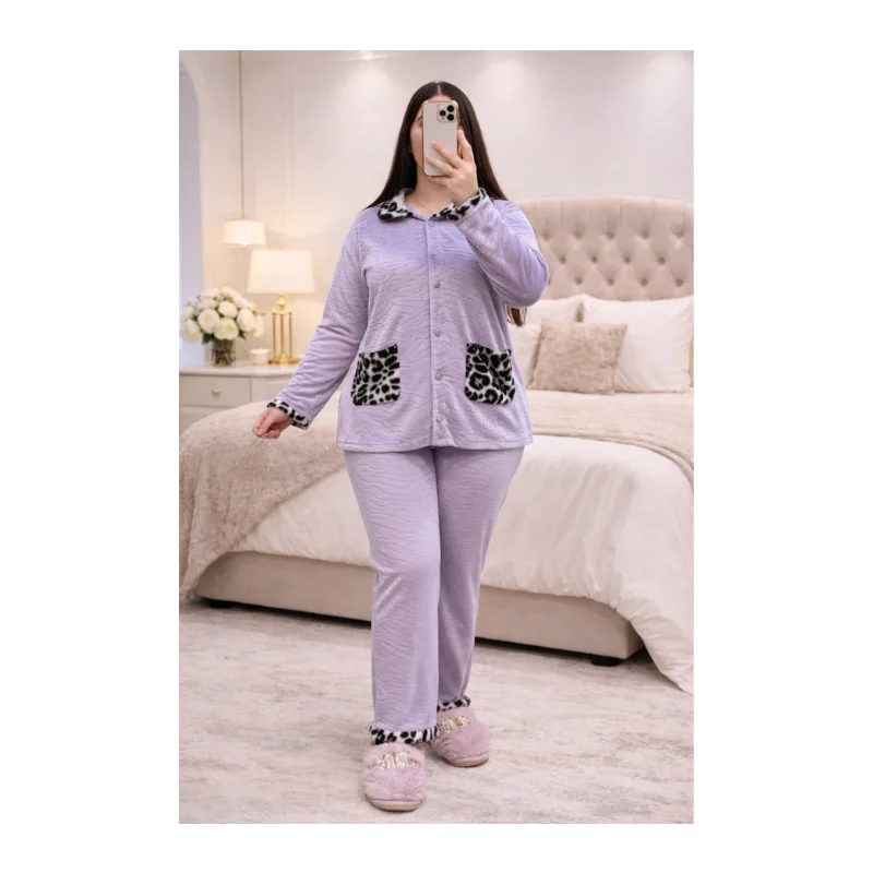 بيجامة شيك بجيوب - أناقة وراحة بطبعة النمر