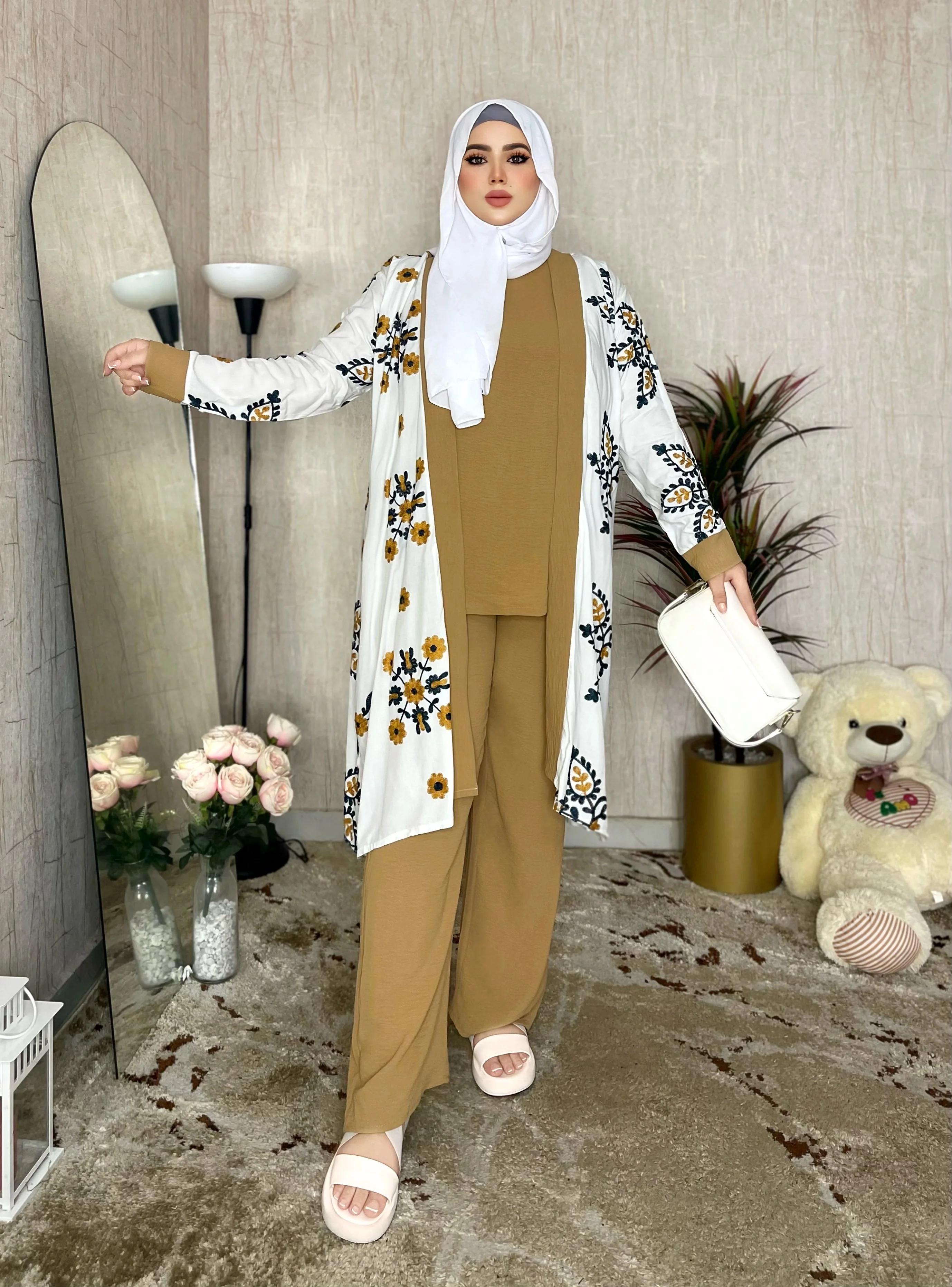 طقم الأناقة المطرز