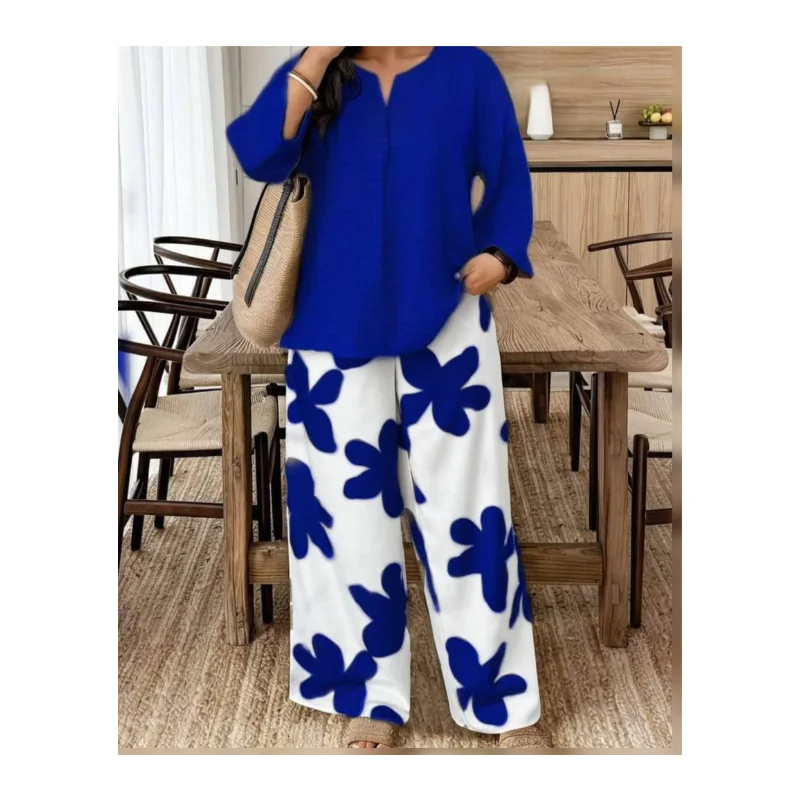 طقم نسائي عصري بنقشة ورود – أناقة وراحة يومية