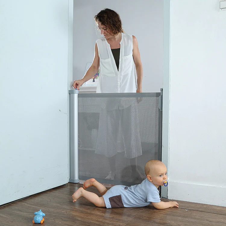 بوابة الأمان للأطفال والحيوانات: توازن مثالي بين الأمان والتصميم الأنيق