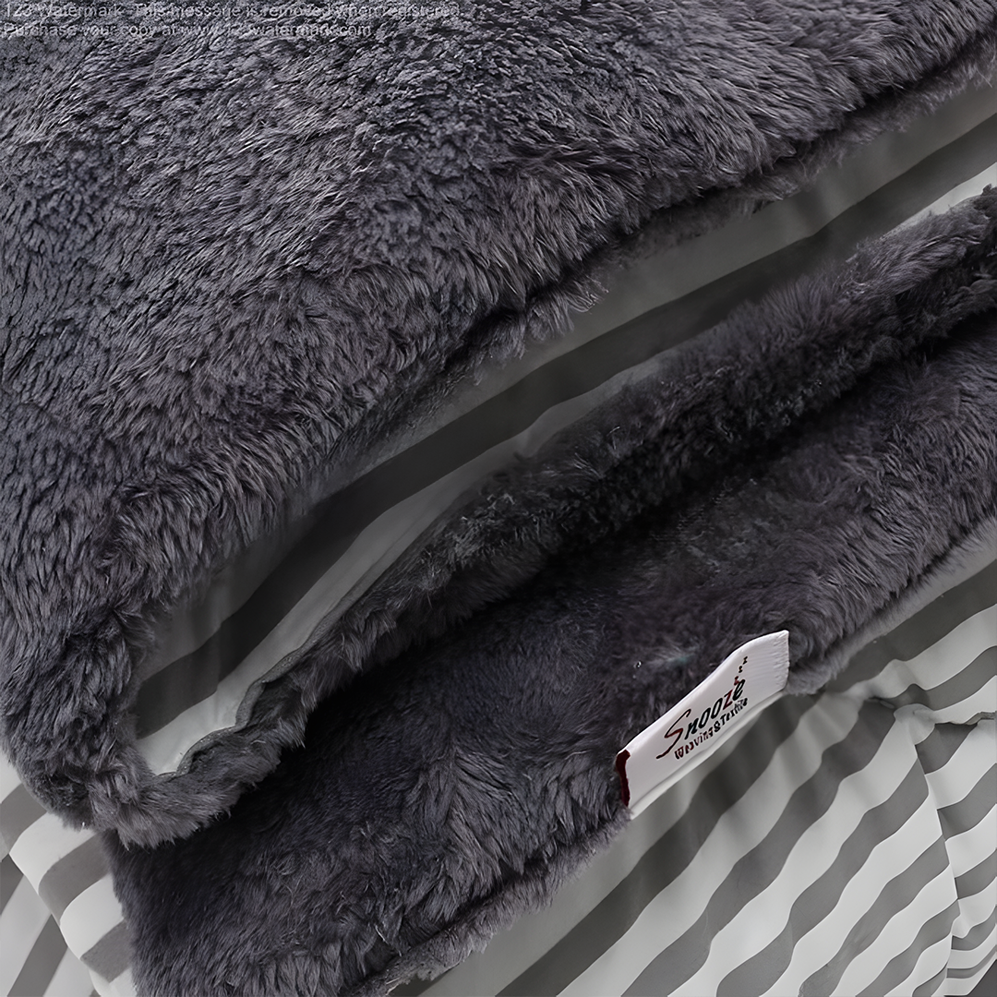 • لحاف شتوي فرو دبل فيس Gray Striped 220*235cm
