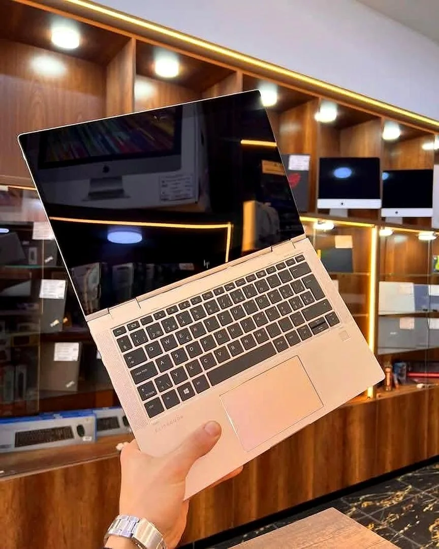 HP ELITEBOOK 1040 G8 x360 512giga/16giga