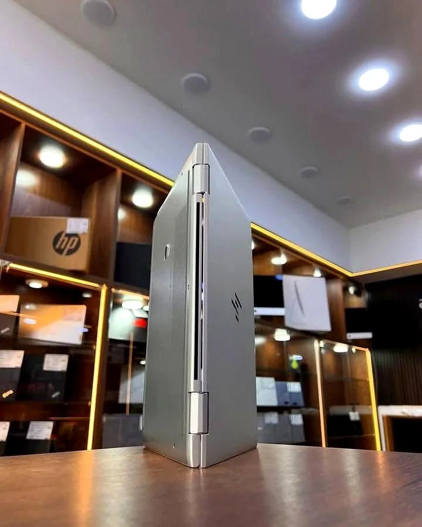 HP ELITEBOOK 1040 G8 x360 512giga/16giga