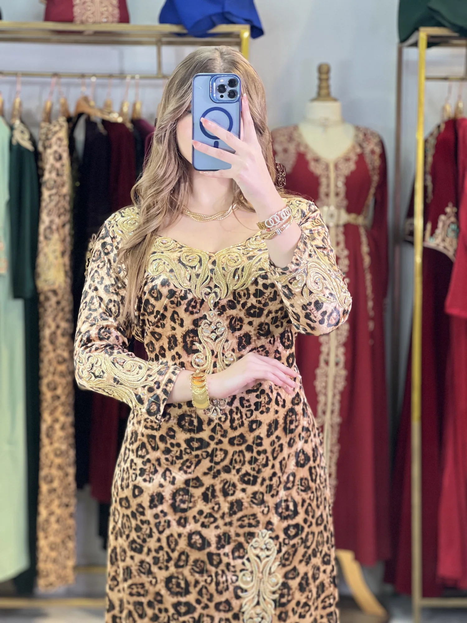 فستان بنقشة النمر