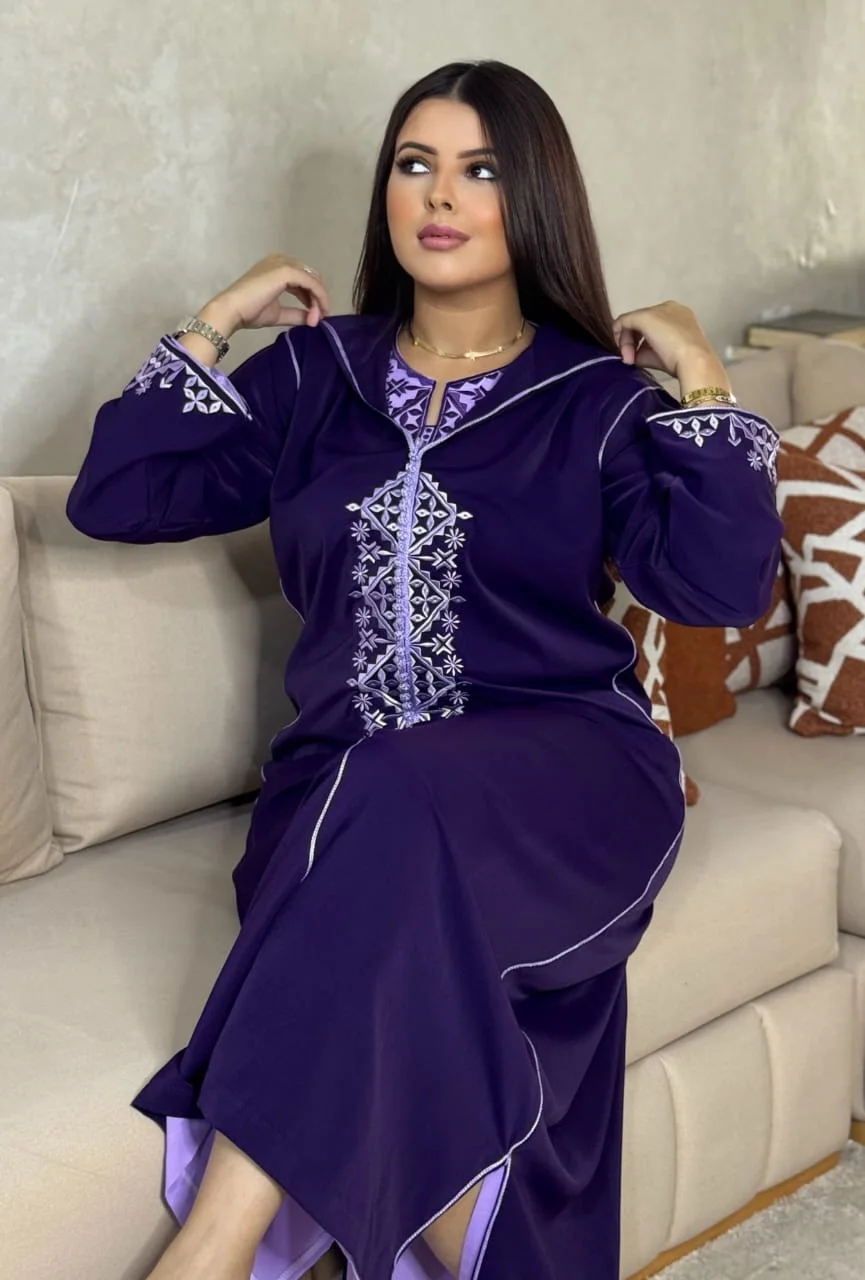 جلابة دوبياس مطروزة ثوب كريب