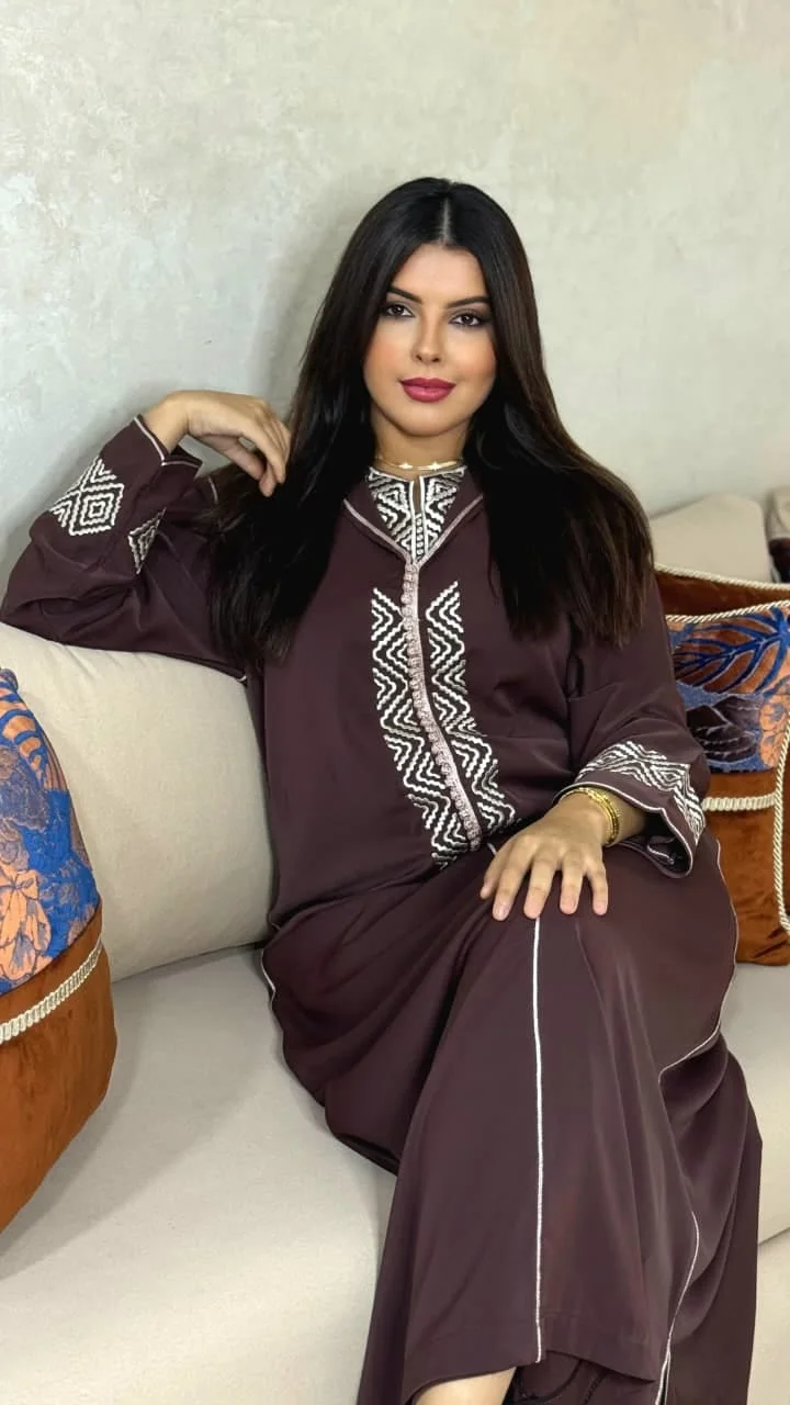 جلابة 2 بياس مطروزة ثوب كريب