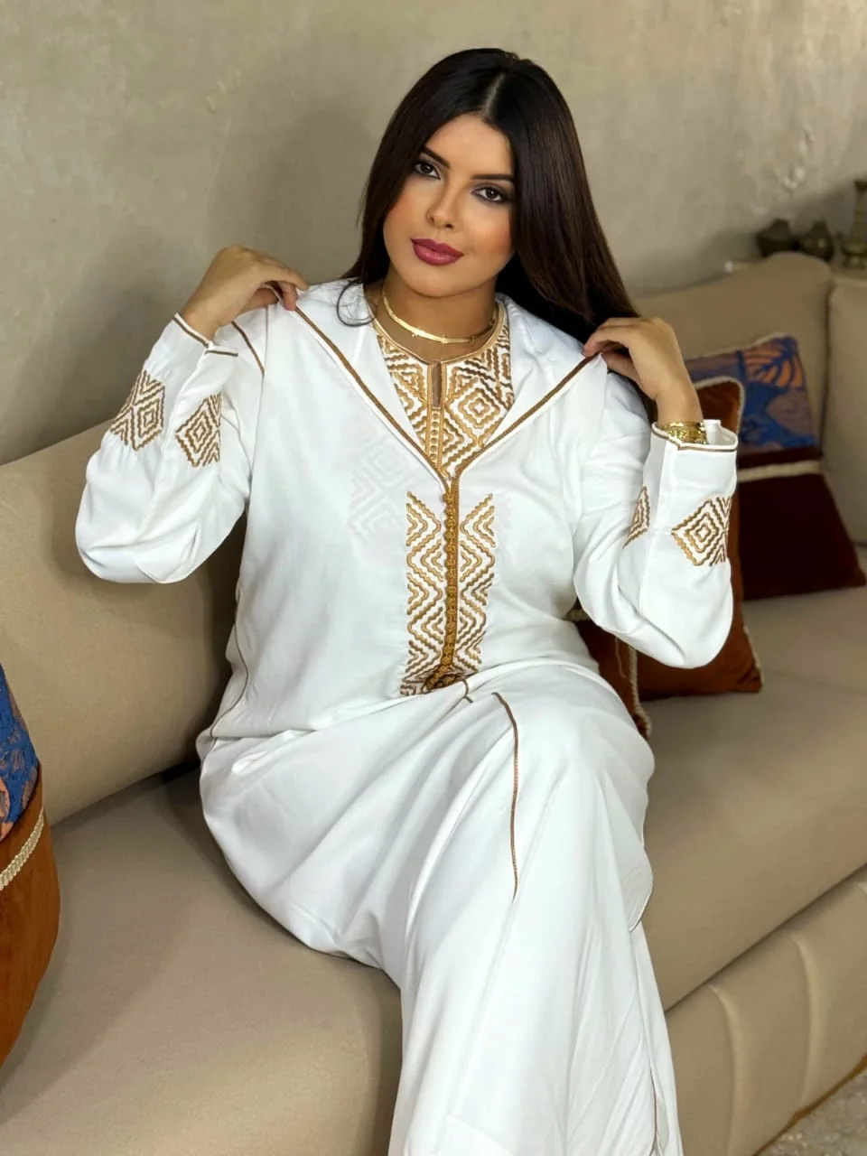 جلابة 2 بياس مطروزة ثوب كريب