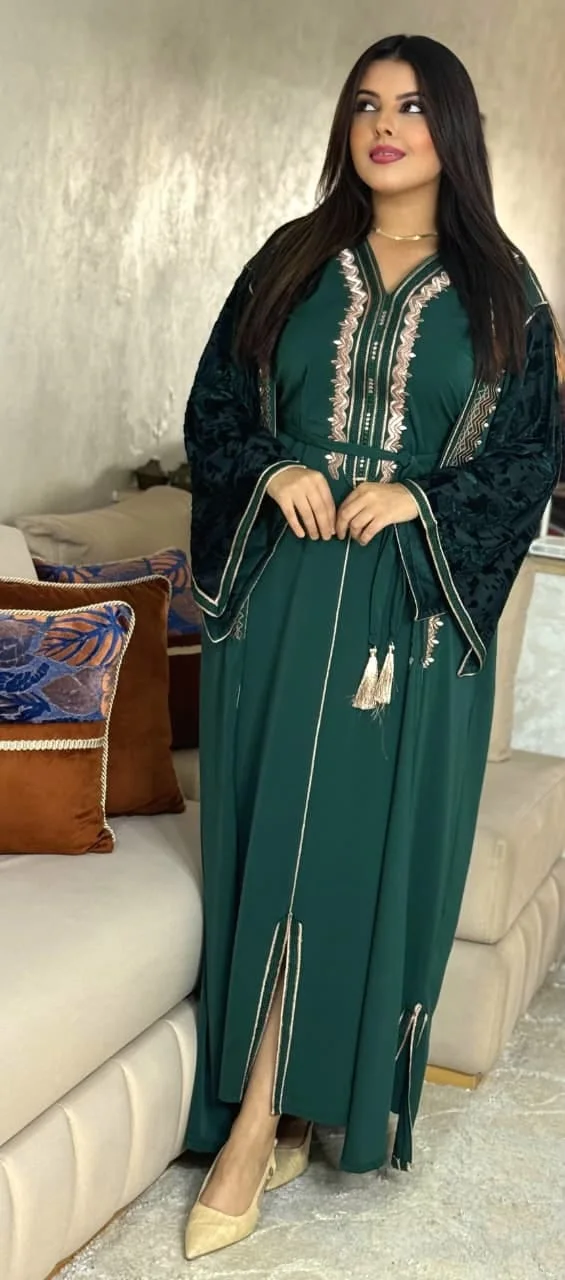 قفطان  من قطعتين مطروز