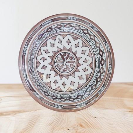طبق فخّار ملوّن ديال النقش البلدي