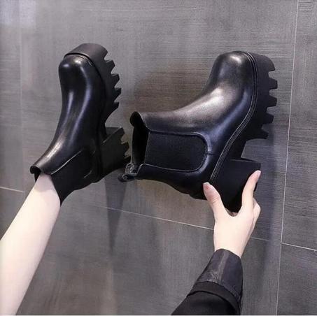 أحدية نسائية