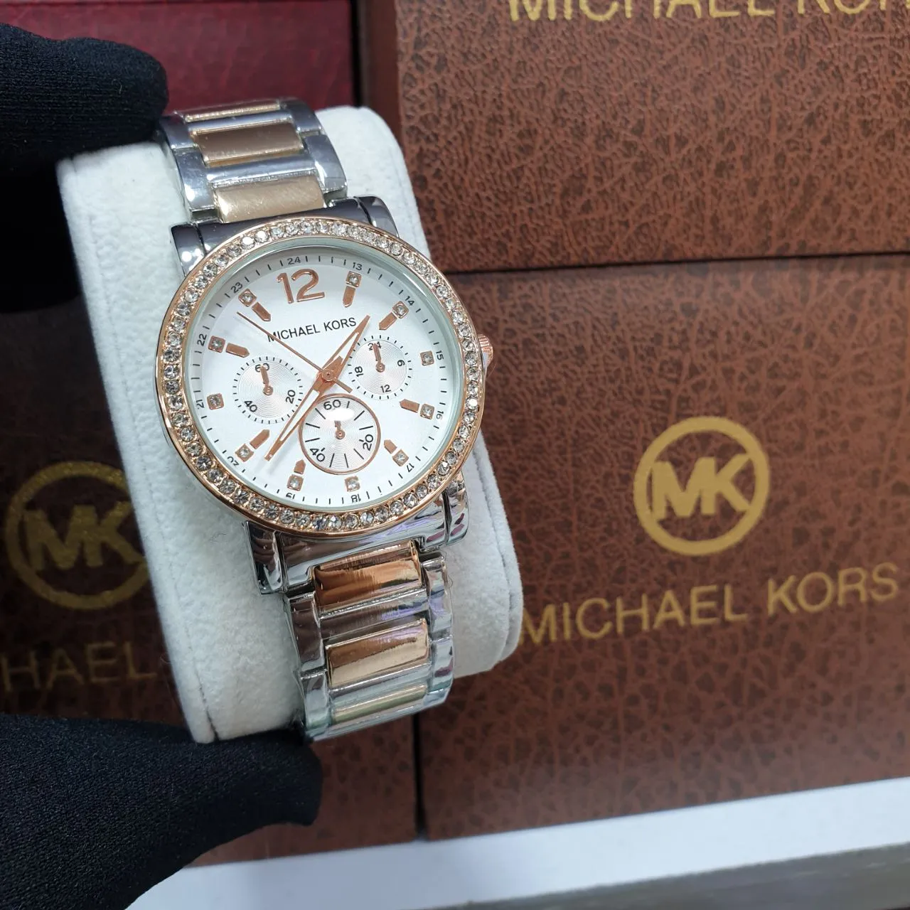 ساعة نسائية فاخرة 4 Michael Kors