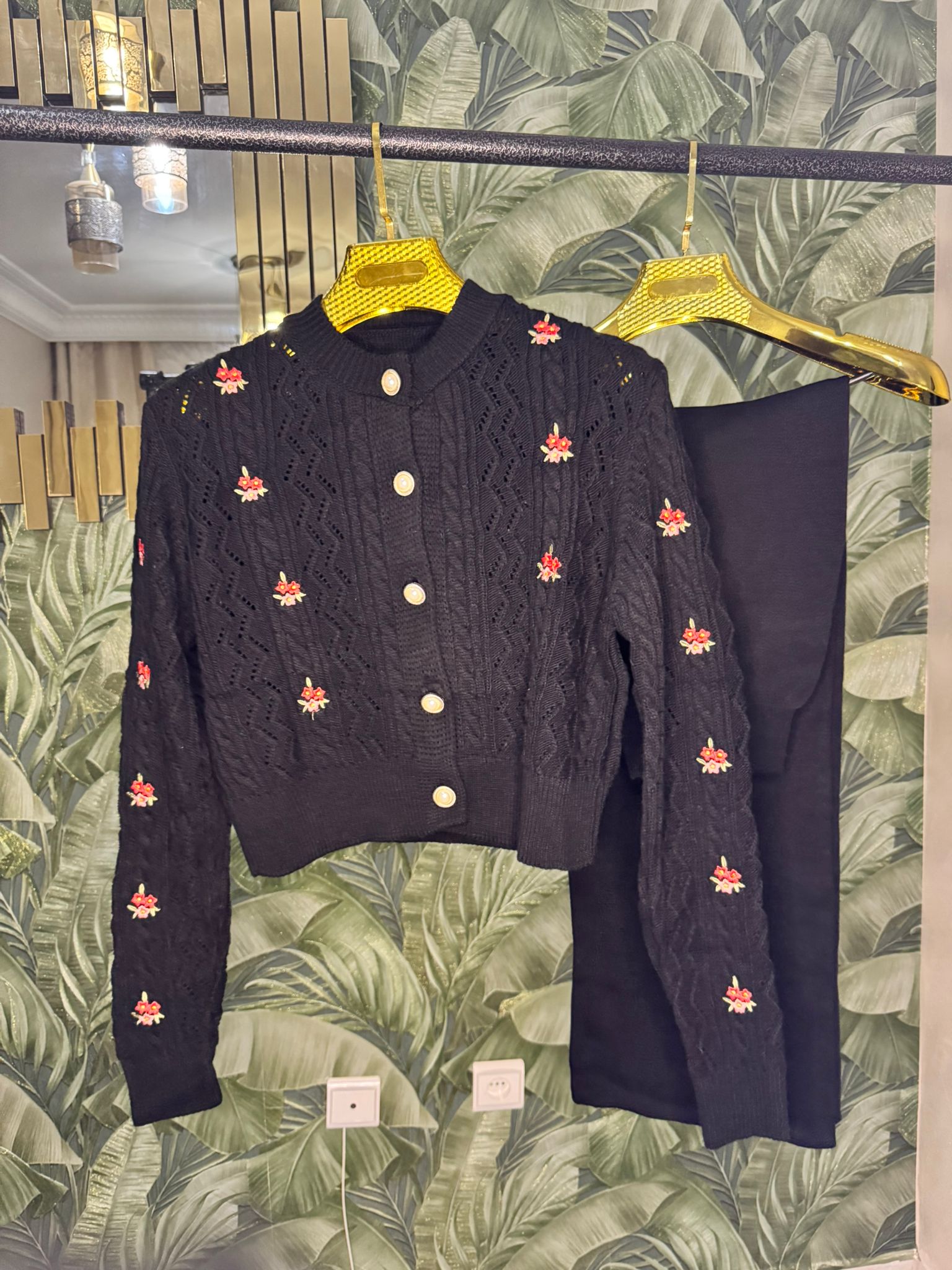 ensemble 3 pièces tricot disponible en 2 couleurs