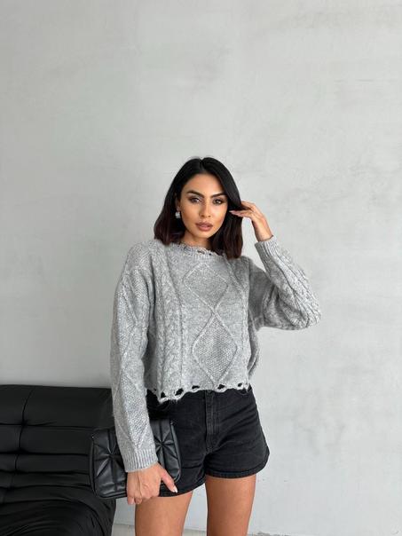 Tricot gris très stylée