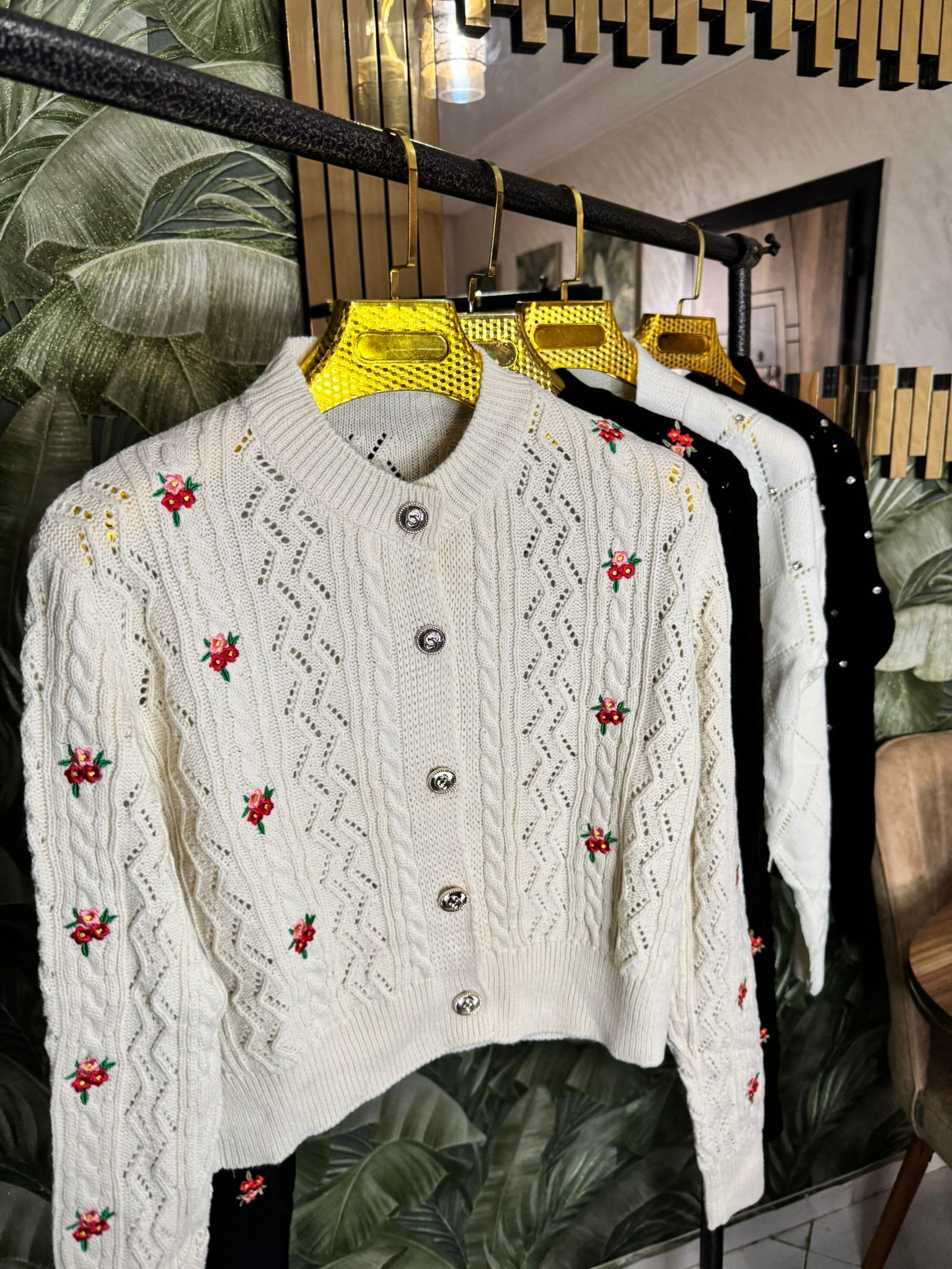 cardigans en plusieurs couleurs