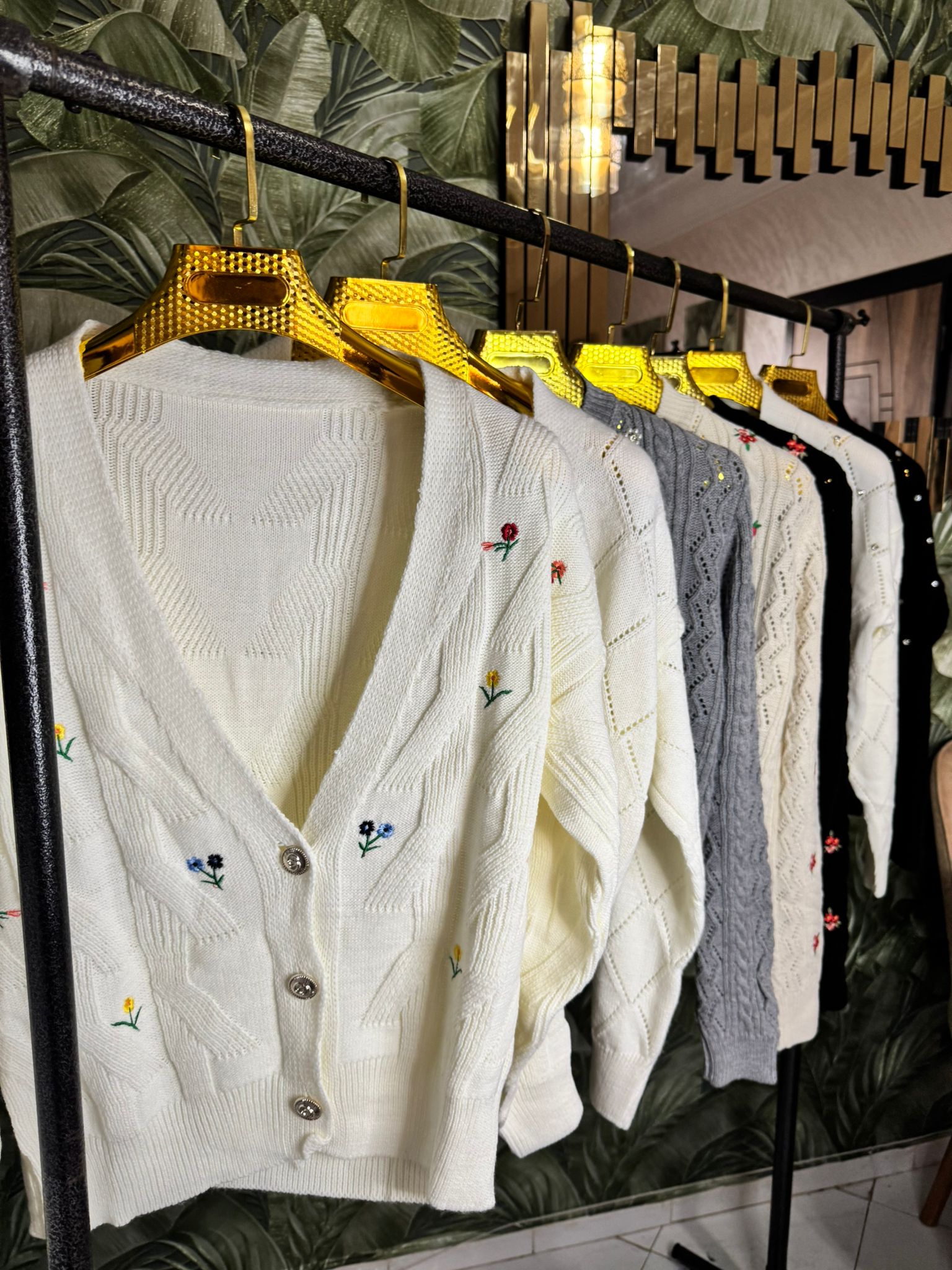 cardigans en plusieurs couleurs
