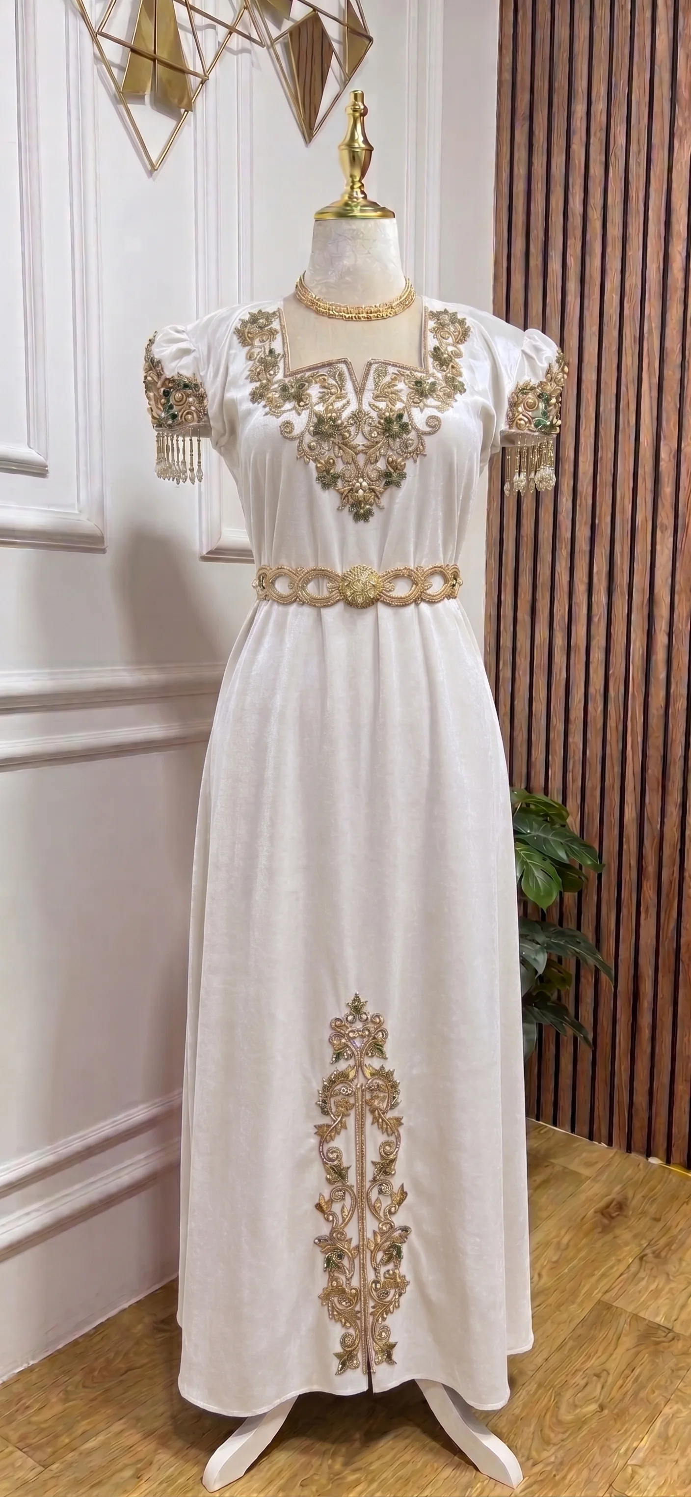 Robe Sara