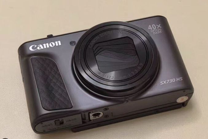 Canon PowerShot SX730 HS 20.3 MP 40x Optical Zoom Flip Screen Digital Camera