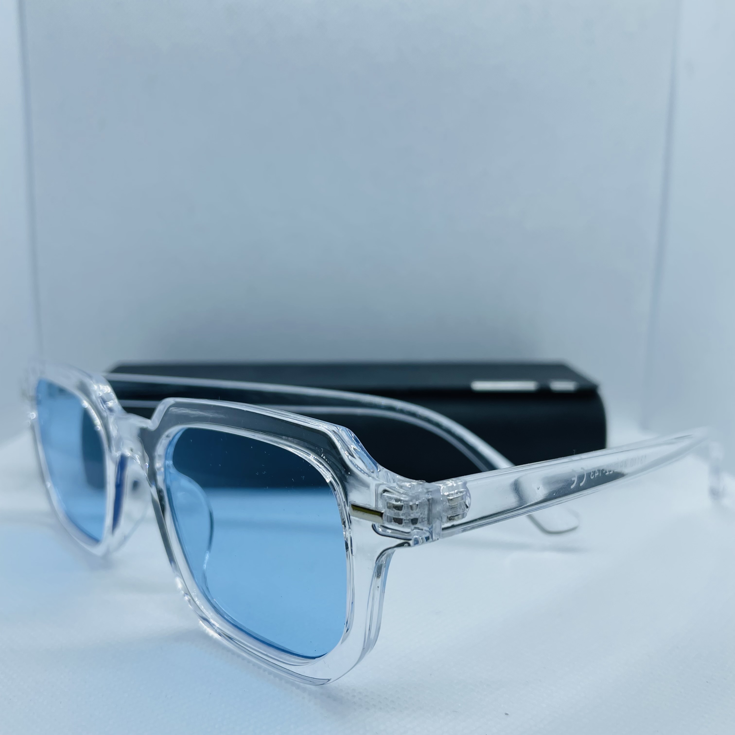 lunettes transparentes