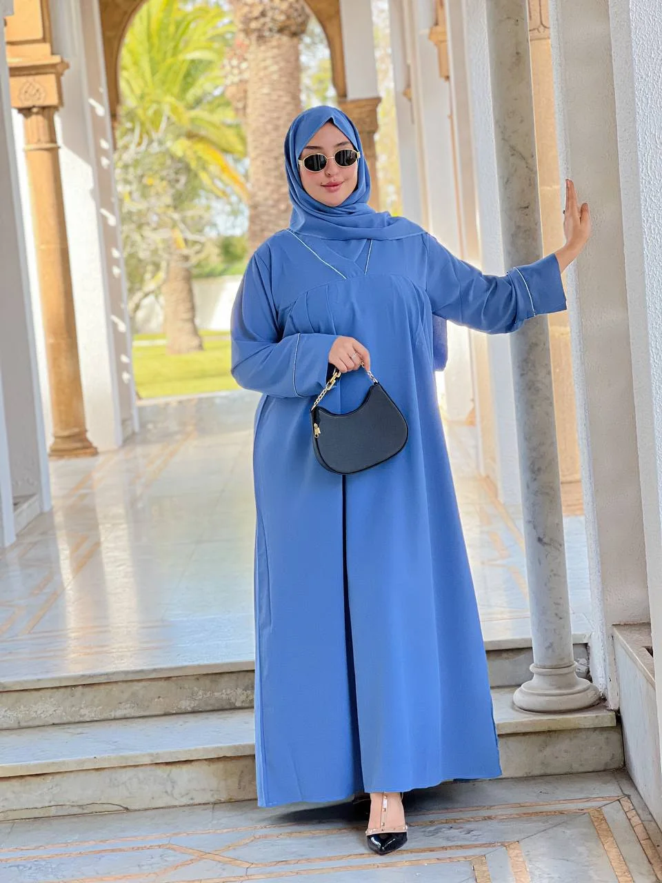 عباية راقية مكونة من قطعتين بأفخم أنواع التوب كريب روزا