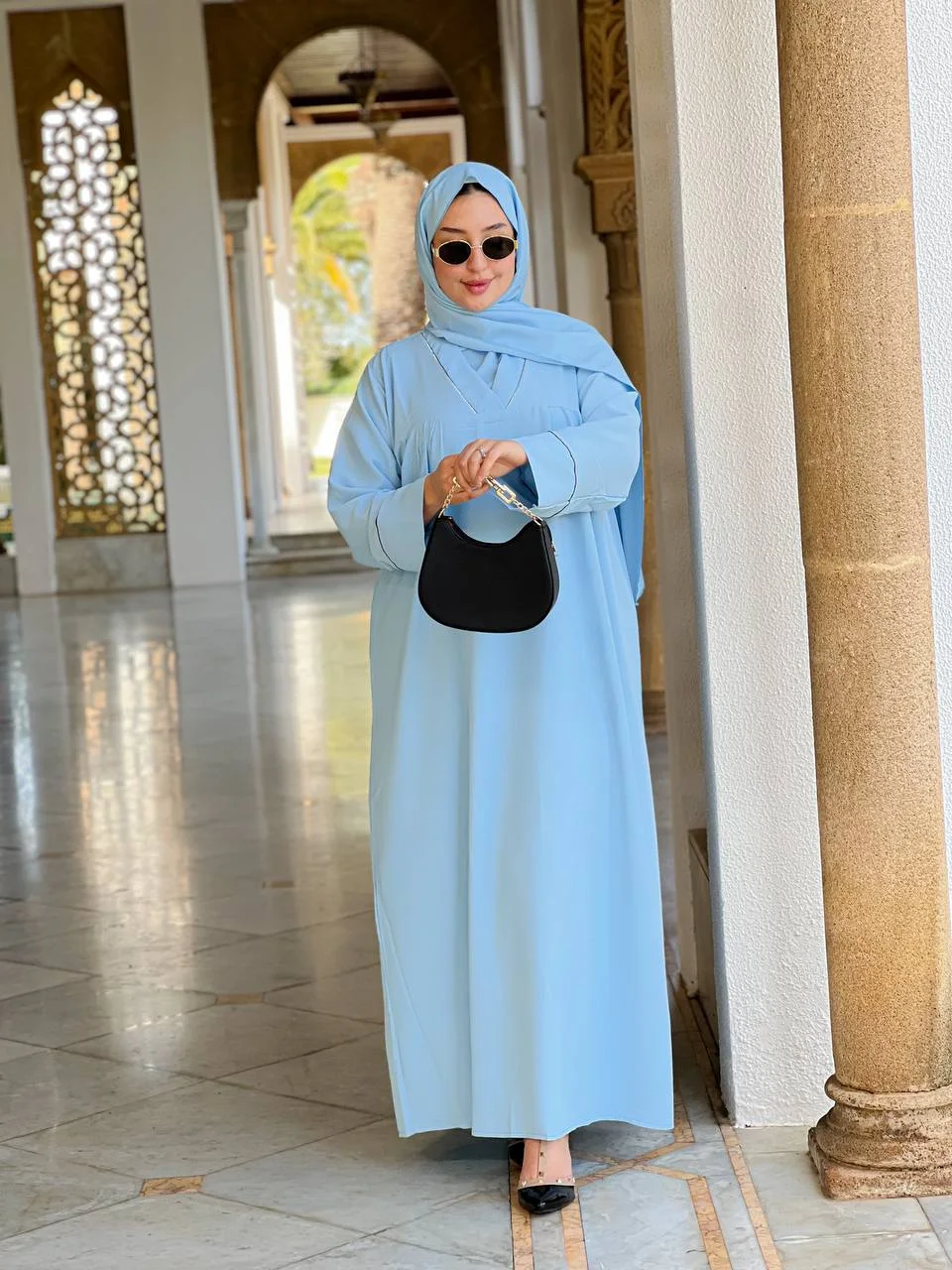 عباية راقية مكونة من قطعتين بأفخم أنواع التوب كريب روزا