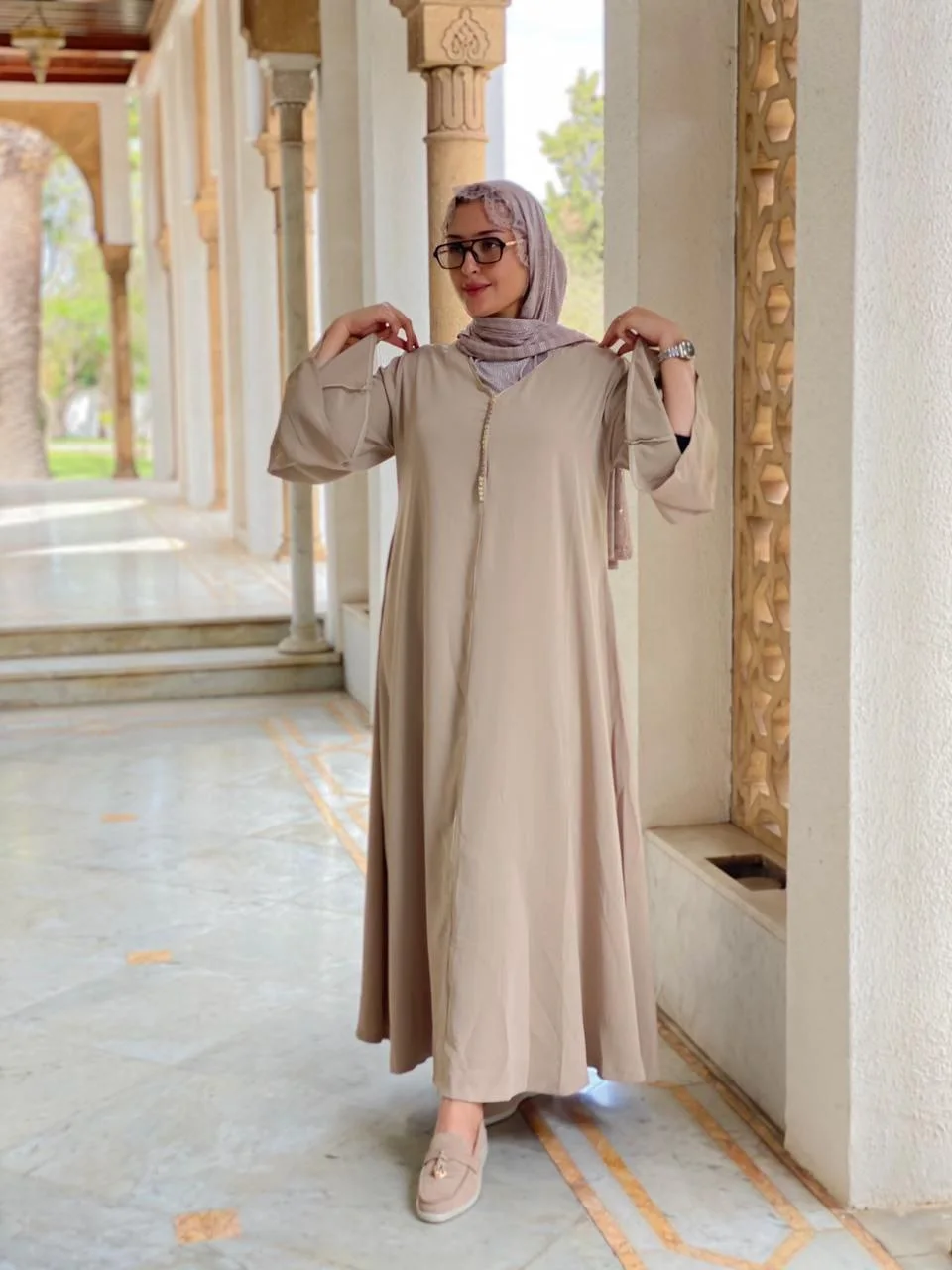 قفطان مطرز بأناقة – ارتقي بإطلالتك