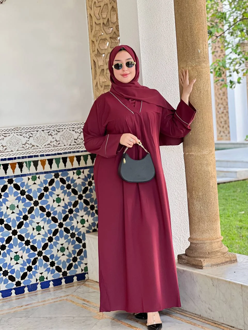 عباية راقية مكونة من قطعتين بأفخم أنواع التوب كريب روزا