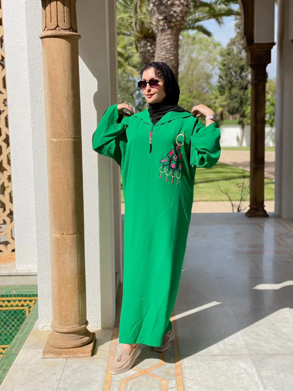 جلابة رائعة بطرزة عصرية