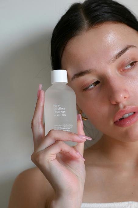PURE SOLUTION ESSENCE