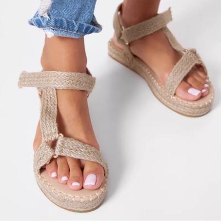 Sandales Plates en Raphia avec Skechers