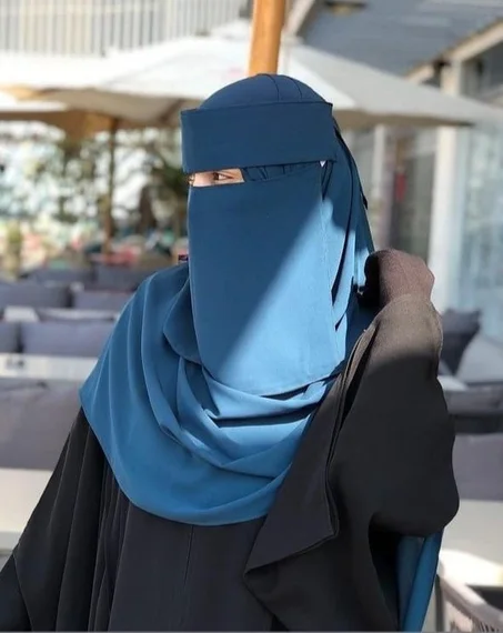 نقاب مع الطرحة