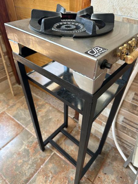 طابونة  عصرية من الاينوكس مع طابلة