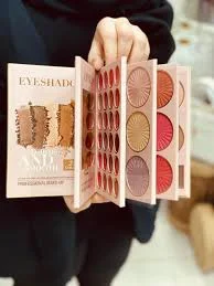 باليت مكياج أساسية جديدة 6 في 1