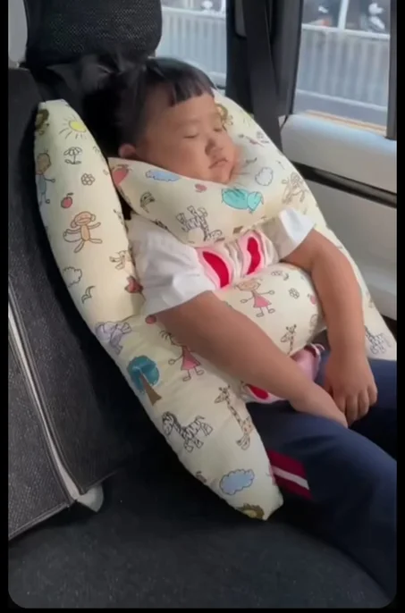 😴 ودّعوا تعب السفر مع وسادة النوم المريحة للأطفال