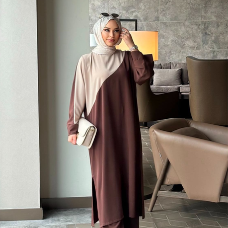 مكون من قطعتين Ensemble