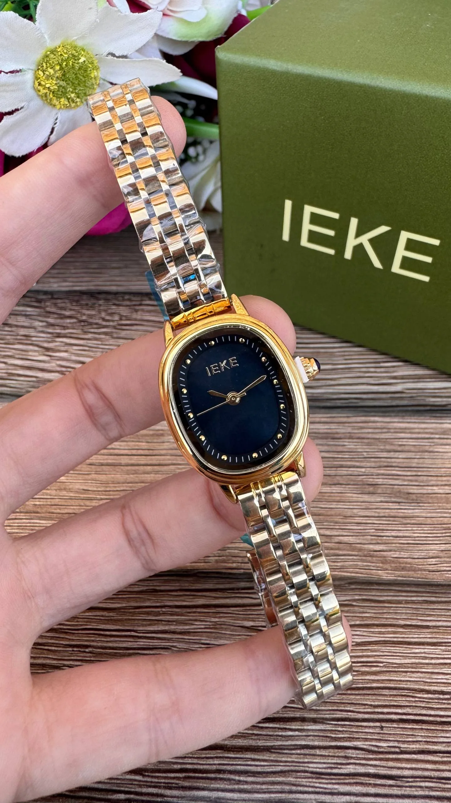 montre IEKE Originale  gold avec boite et sac shopping