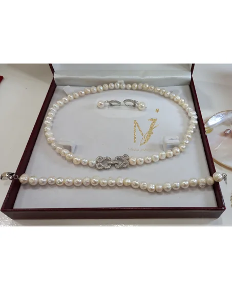 Parure en perle de l'eau douce