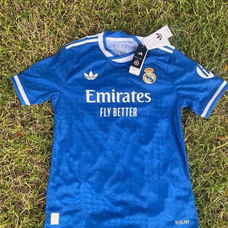 Maillot Real Madrid Bleu 2025/2026 – Qualité Pro