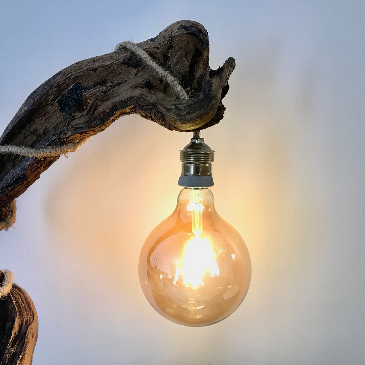 Lampe rustique en bois flotté de mer
