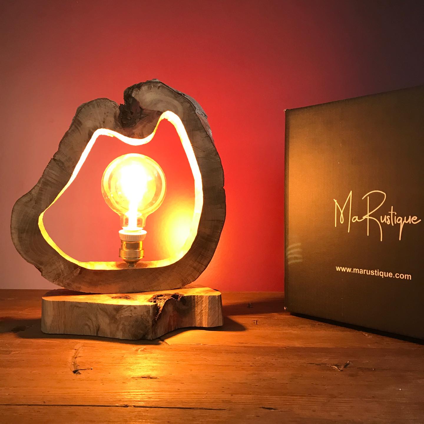 Lampe rustique en bois d