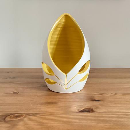 Vase Leaf
