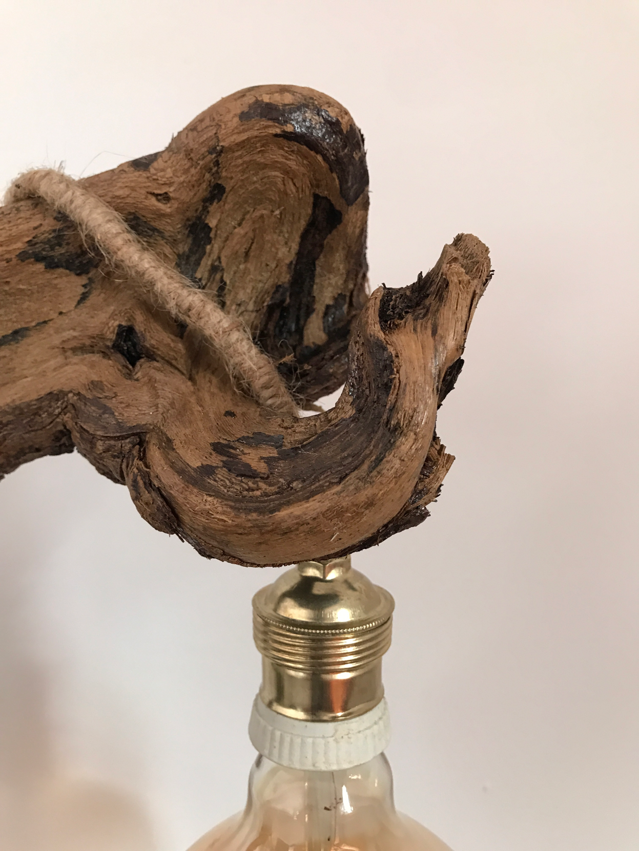 Lampe rustique en bois flotté de mer