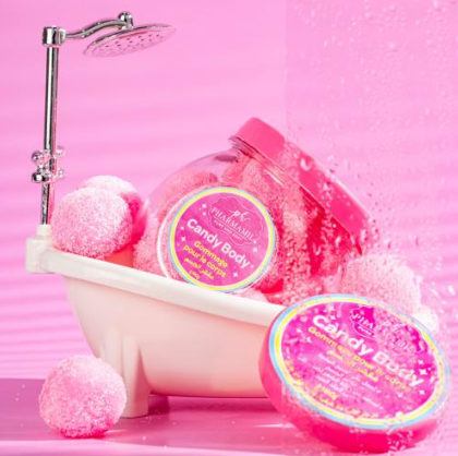 🌸 بشرتك تولّي كي الحلوى مع Gommage Candy Body!