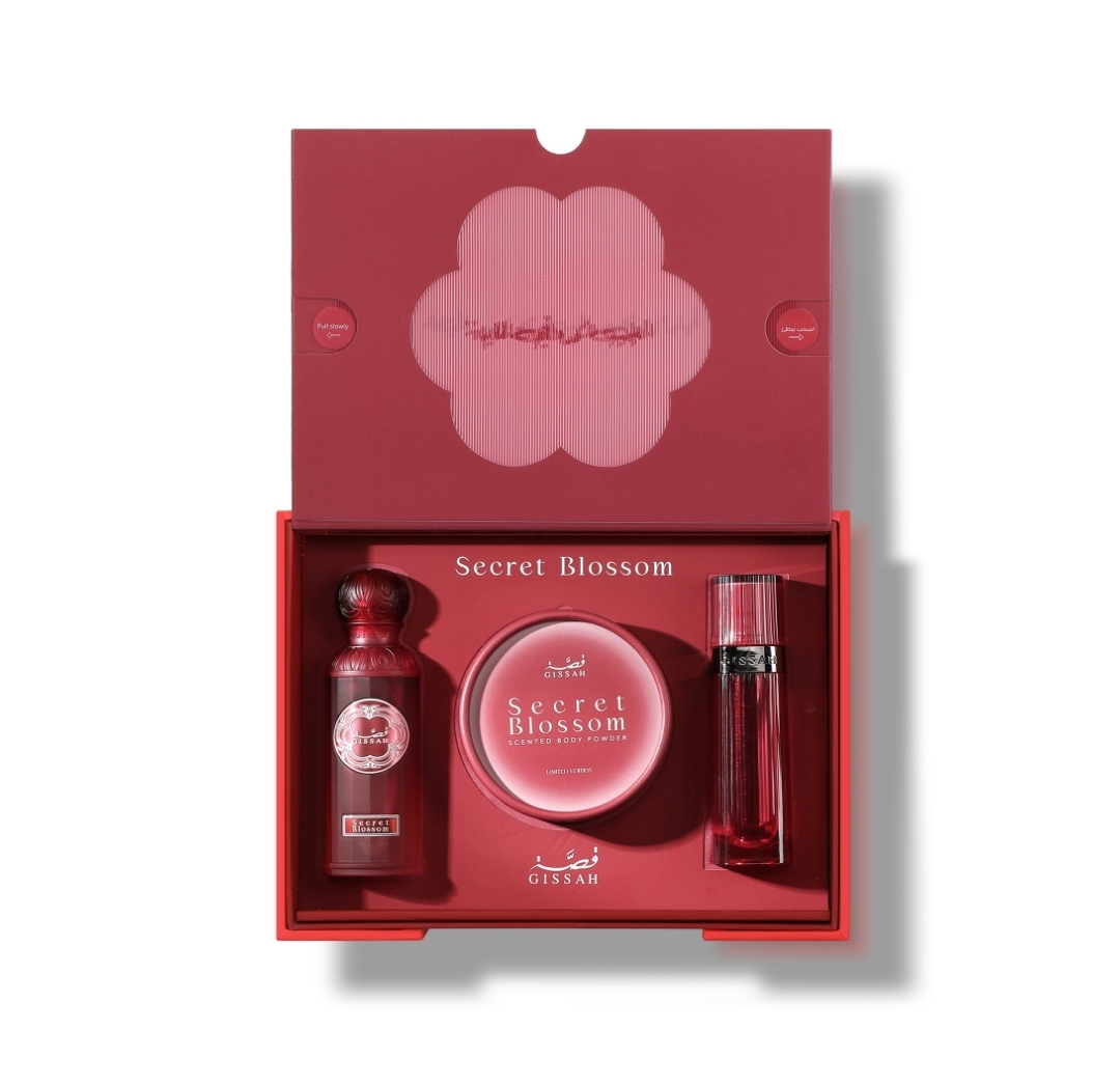 مجموعة هدايا عطرية فاخرة للنساء من جيساه – سيكرت بلوسوم تشمل عطر مركز، بودرة جسم معطرة، ورذاذ للجسم برائحة زهرية ناعمة تدوم طويلاً